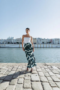 JUPE MIDI EN SATIN IMPRIMÉ TIE-DYE