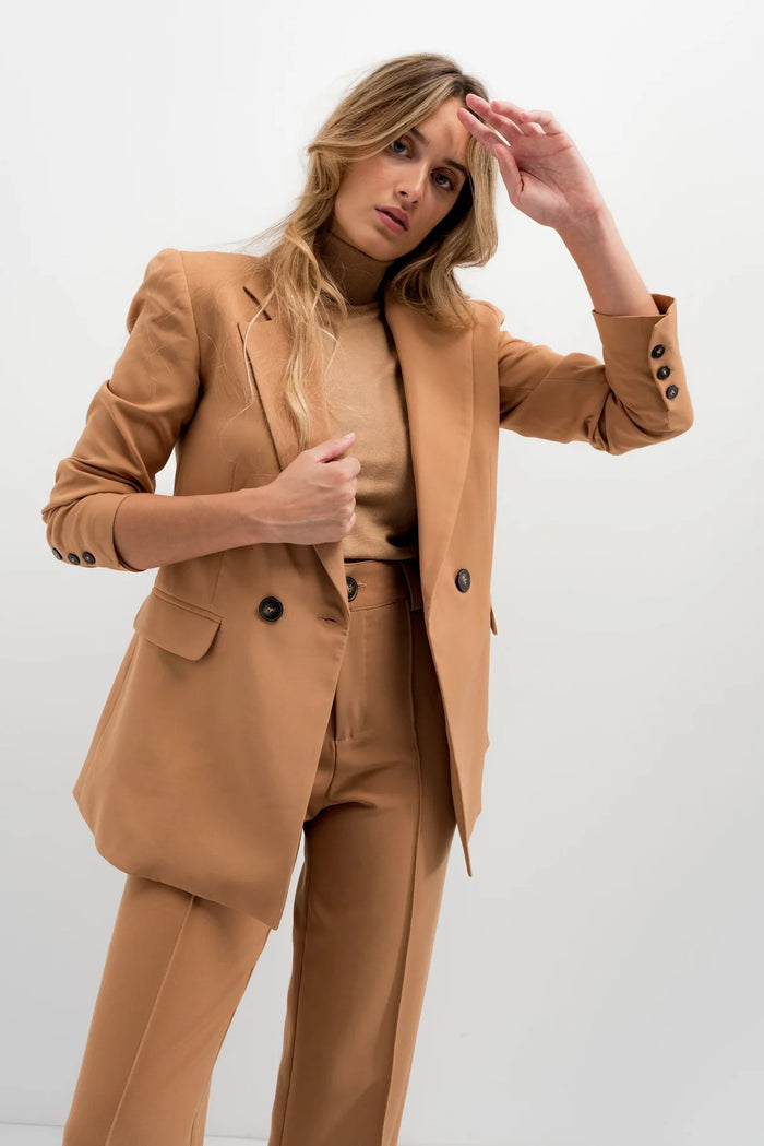 PANTALONS À COUTURE AVANT