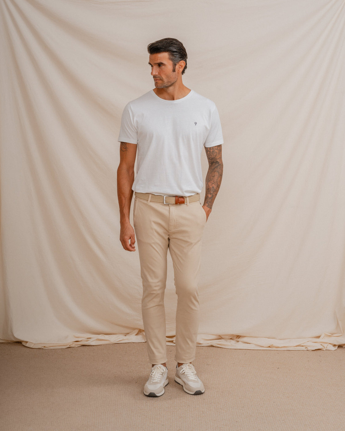 CHINO BÁSICO SLIM CAMEL