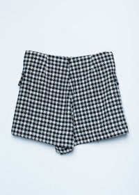 SHORT CON SOBREFALDA