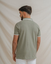 POLO BÁSICO VERDE PIQUÉ LÍNEA