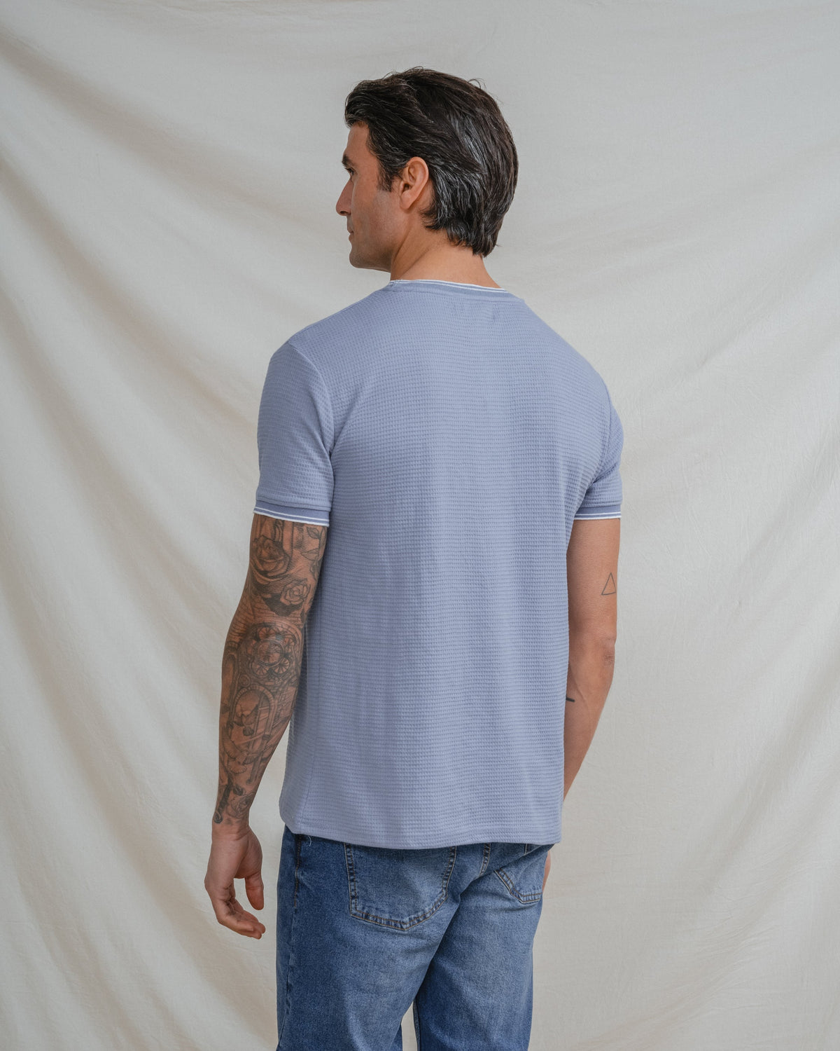CAMISETA ESTRUCTURA LINEA CONTRASTE
