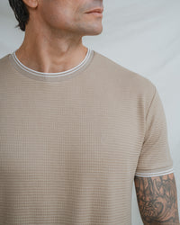 CAMISETA ESTRUCTURA LINEA CONTRASTE