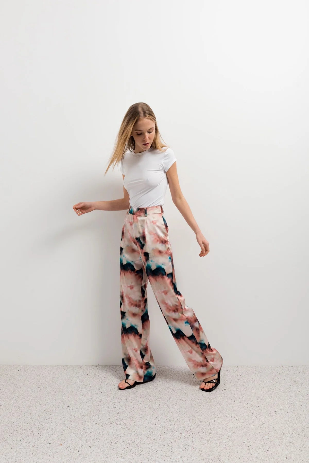 PANTALON À JAMBE DROITE IMPRIMÉ TIE-DYE