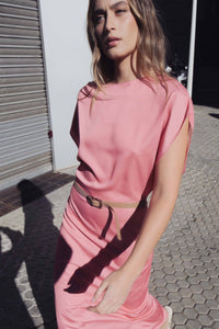 ROBE MIDI EN SATIN AVEC CEINTURE