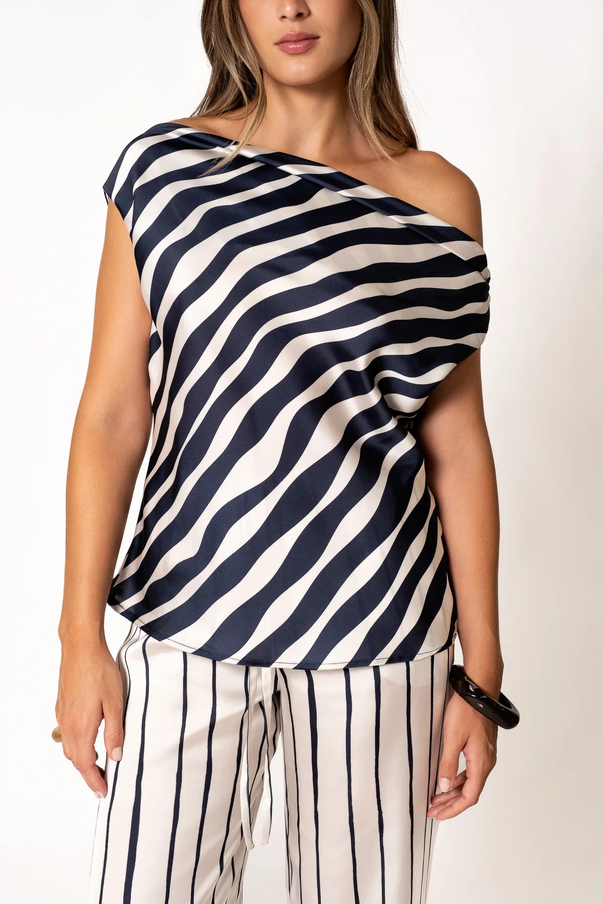 HAUT À RAYURES ASYMÉTRIQUES