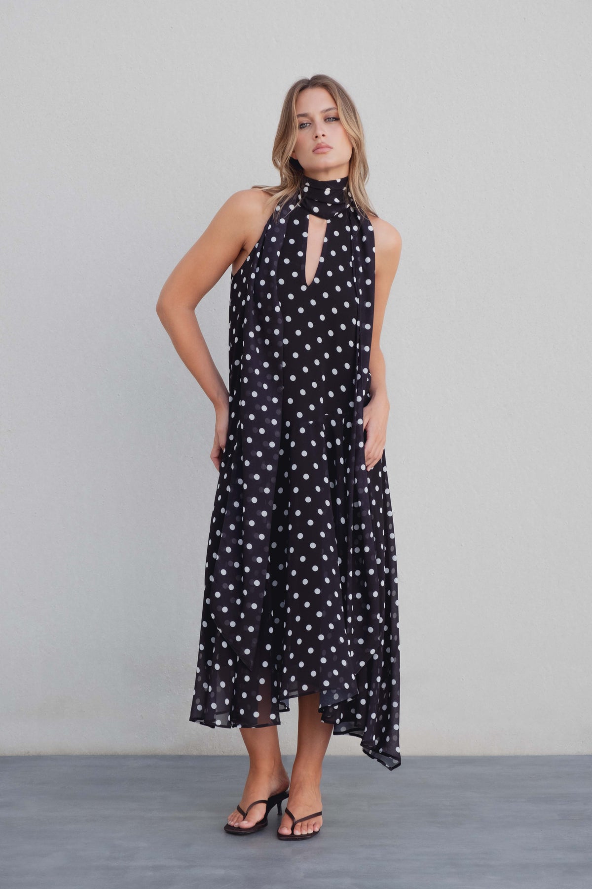 VESTIDO HALTER LUNARES