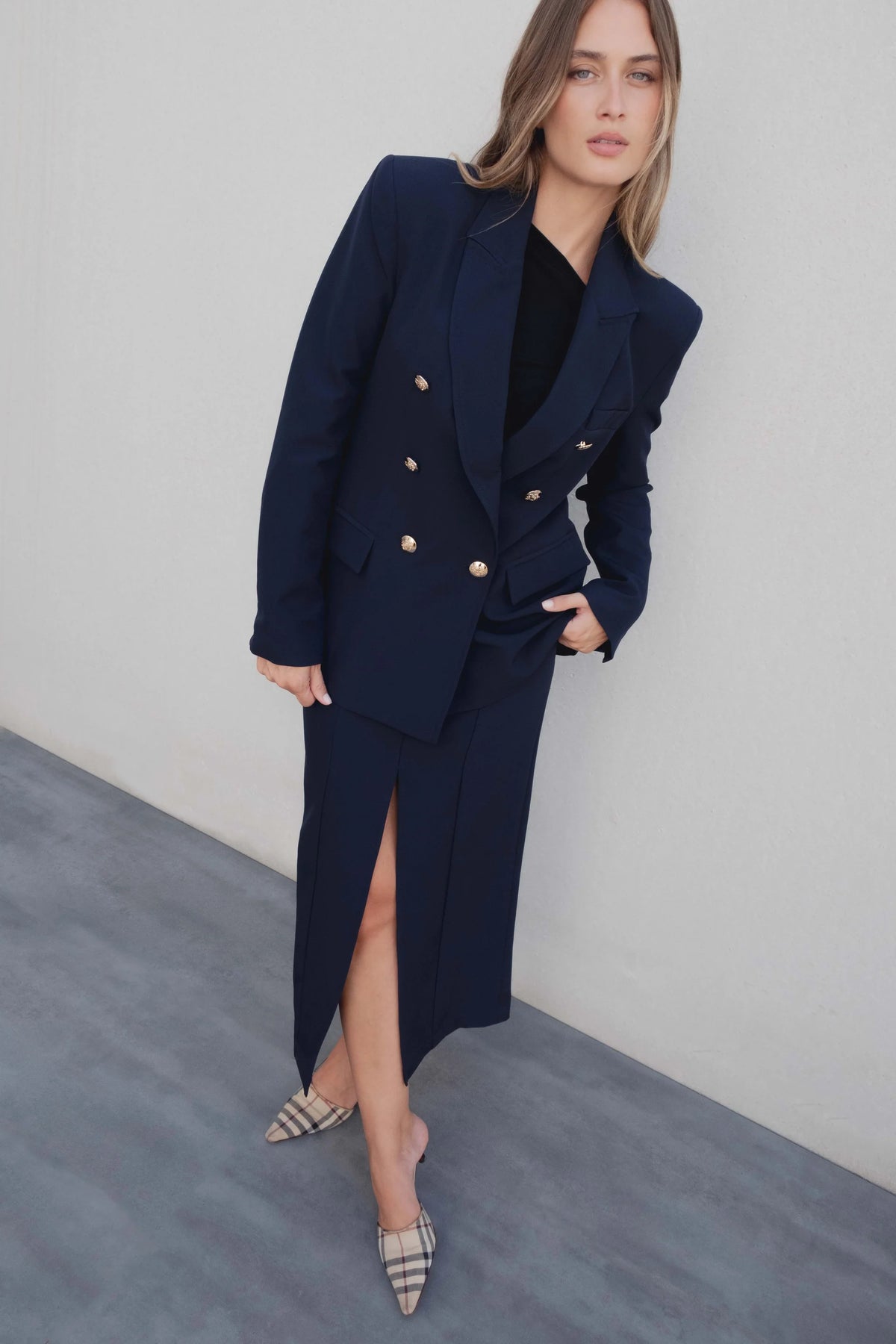 JUPE MIDI À BOUTONS DORÉS