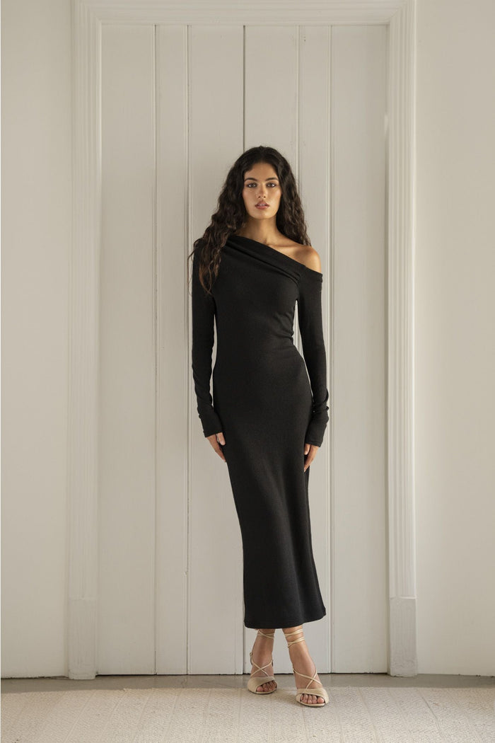 ROBE EN MAILLE ASYMÉTRIQUE