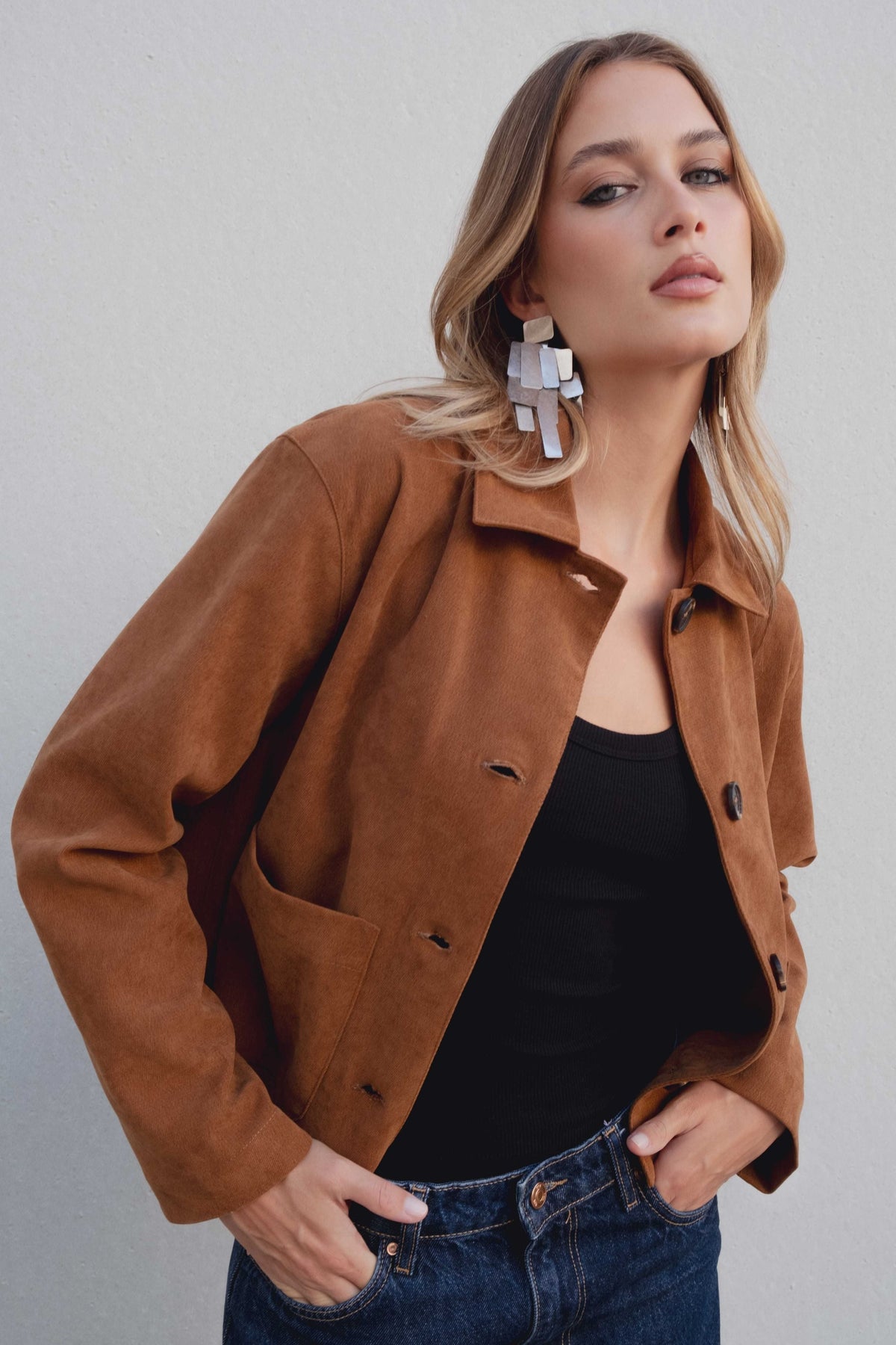CHAQUETA CORTA EFECTO ANTE