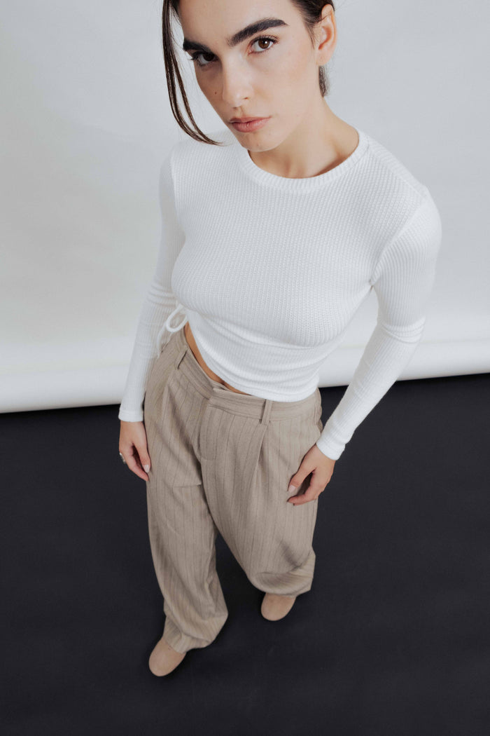 T-SHIRT À FRAPPEMENTS SUR LES CÔTÉS