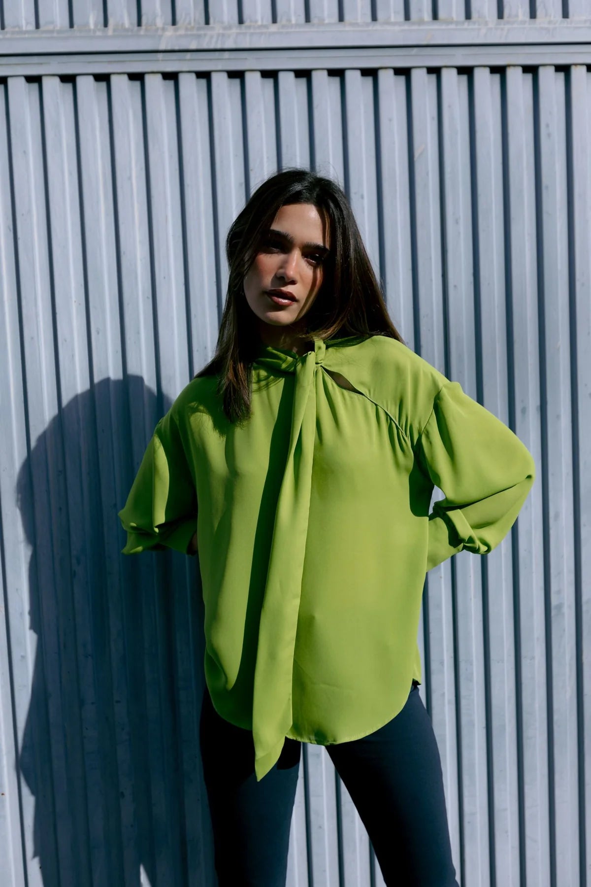 CHEMISE VERTE AVEC NŒUD