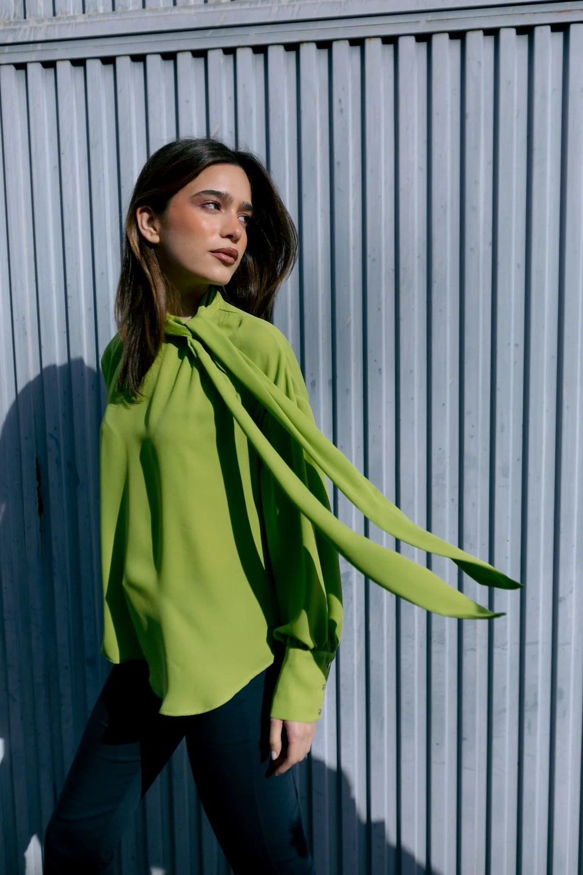 CHEMISE VERTE AVEC NŒUD