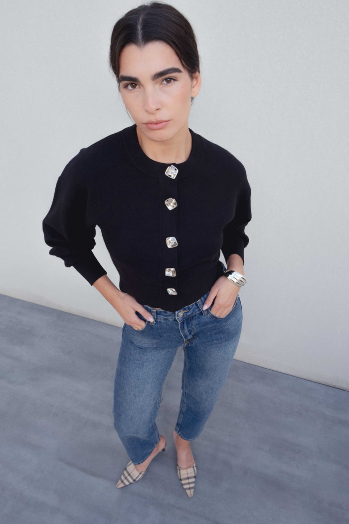 VESTE EN TRICOT AVEC BOUTONS